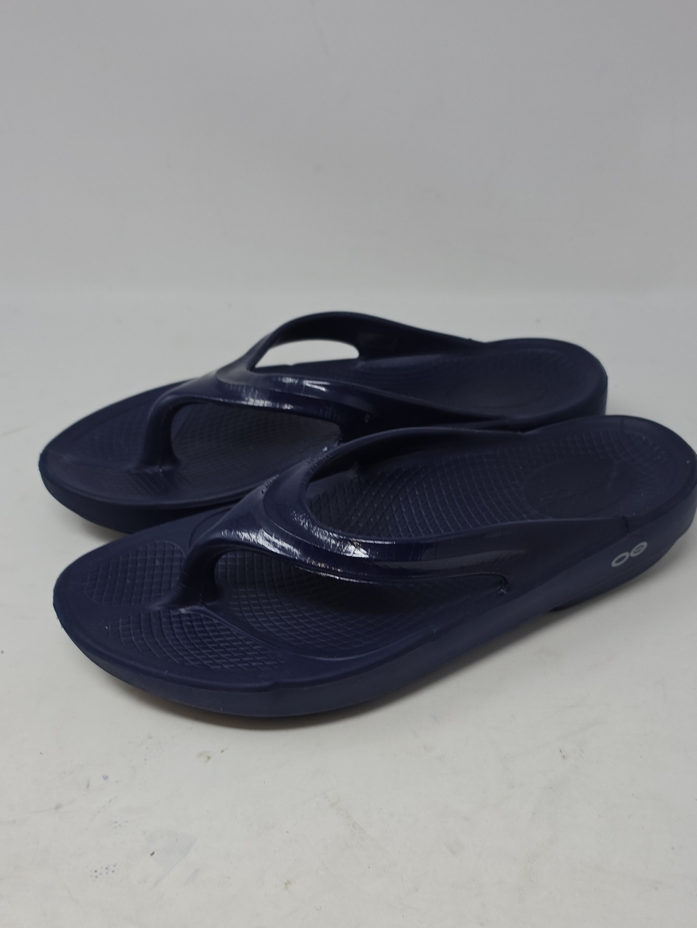 OOFOS Navy Blue Women's Recovery Flip Sandals Size 8